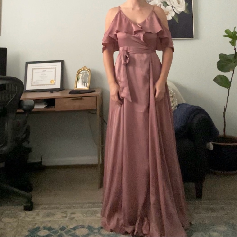 Lulu’s Mauve, long satin align dress